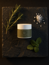 Racines nettes - Exfoliant pour cuir chevelu, romarin et menthe — ingrédients flat lay — CAMENYS
