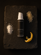 Révélation Claire — Exfoliant Éclaircissant Acide Kojique & Vitamine C — ingrédients flat lay — CAMENYS