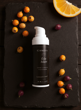 Éclat Solaire — Sérum Énergisant à la Vitamine C — ingrédients flat lay — CAMENYS